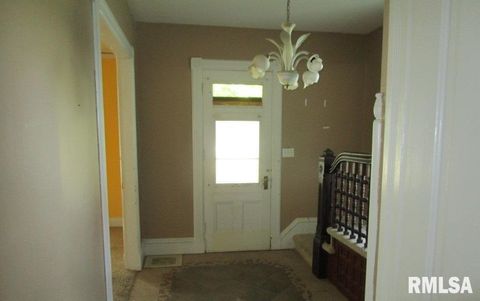 Tiny photo for 504 N COLLEGE Avenue, Aledo, IL 61231 (MLS # QC4264448)