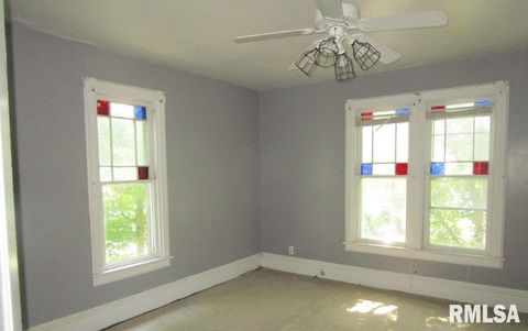 Tiny photo for 504 N COLLEGE Avenue, Aledo, IL 61231 (MLS # QC4264448)