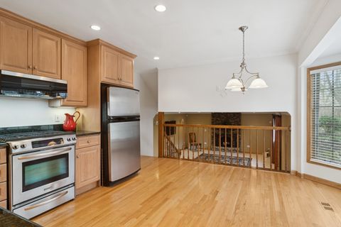 Tiny photo for 1522 E Fleming Drive N, Arlington Heights, IL 60004 (MLS # 12553731)