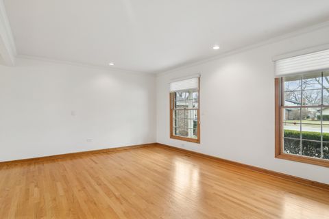 Tiny photo for 1522 E Fleming Drive N, Arlington Heights, IL 60004 (MLS # 12553731)