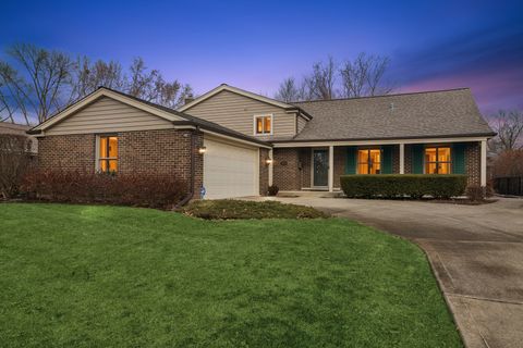 Tiny photo for 1522 E Fleming Drive N, Arlington Heights, IL 60004 (MLS # 12553731)