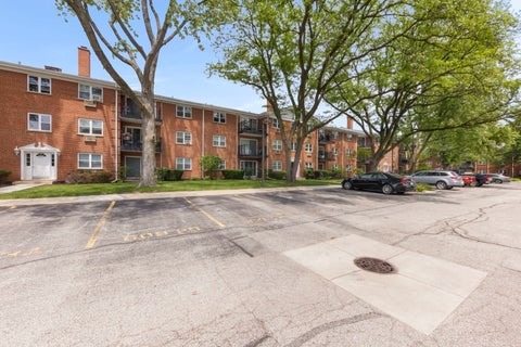 Tiny photo for 809 E Miner Street #1B, Arlington Heights, IL 60004 (MLS # 12693080)