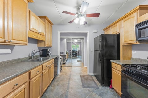 Tiny photo for 809 E Miner Street #1B, Arlington Heights, IL 60004 (MLS # 12693080)