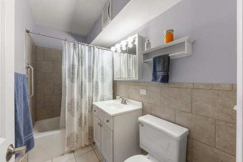 Tiny photo for 809 E Miner Street #1B, Arlington Heights, IL 60004 (MLS # 12693080)