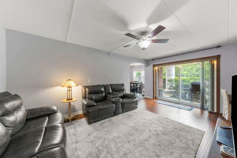 Tiny photo for 809 E Miner Street #1B, Arlington Heights, IL 60004 (MLS # 12693080)
