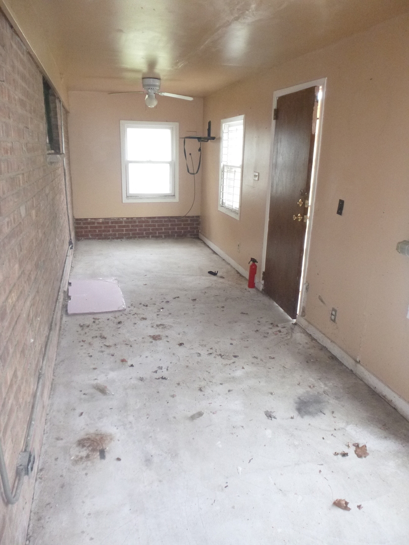 950 W 114th Place