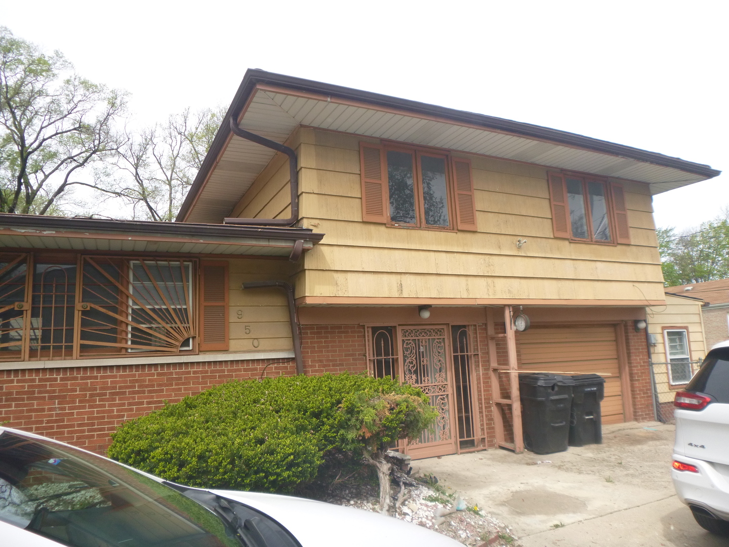 950 W 114th Place