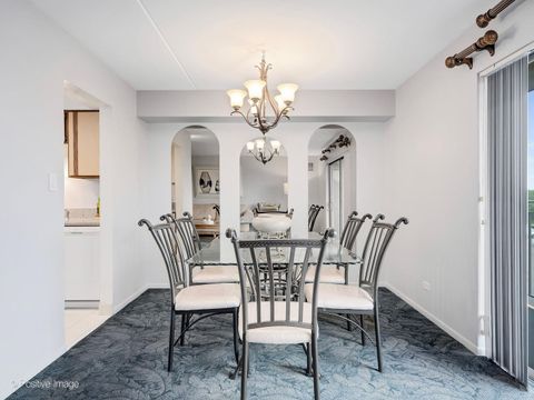 Tiny photo for 6340 Americana Drive #310, Willowbrook, IL 60527 (MLS # 12652812)