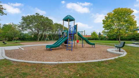 Tiny photo for 6340 Americana Drive #310, Willowbrook, IL 60527 (MLS # 12652812)