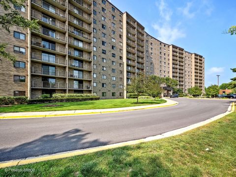 Photo of 6340 Americana Drive #310, Willowbrook, IL 60527 (MLS # 12652812)