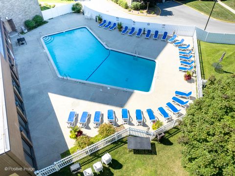 Tiny photo for 6340 Americana Drive #310, Willowbrook, IL 60527 (MLS # 12652812)