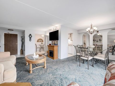 Tiny photo for 6340 Americana Drive #310, Willowbrook, IL 60527 (MLS # 12652812)