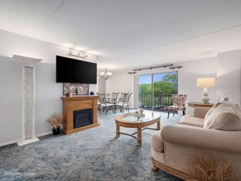 Tiny photo for 6340 Americana Drive #310, Willowbrook, IL 60527 (MLS # 12652812)