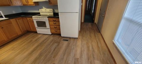 Tiny photo for 1535 Maureen Avenue Drive, Marion, IL 62959 (MLS # EB459466)