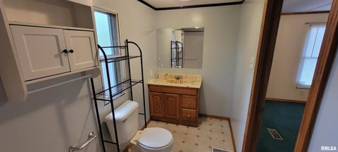 Tiny photo for 1535 Maureen Avenue Drive, Marion, IL 62959 (MLS # EB459466)