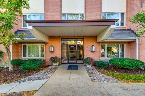 Tiny photo for 209 Rivershire Lane #203, Lincolnshire, IL 60069 (MLS # 12566398)