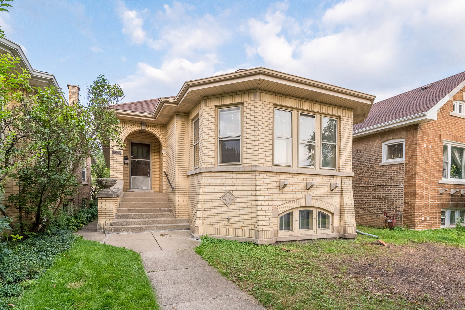 View Chicago, IL 60645 house