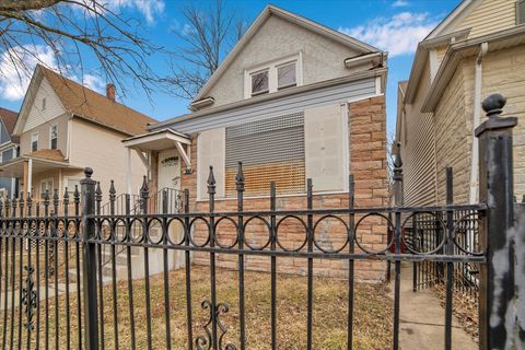 Photo of 635 N Lorel Avenue, Chicago, IL 60644 (MLS # 12585946)