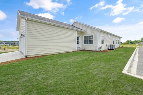 Tiny photo for 9 Lilac Lane, Ottawa, IL 61350 (MLS # 12515459)