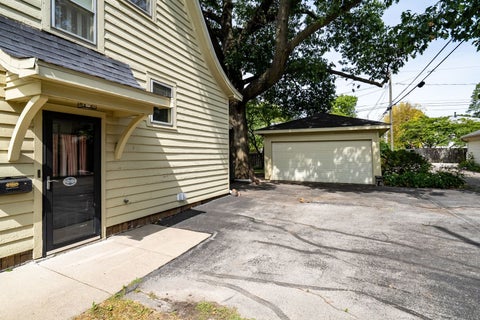 Tiny photo for 1604 E Jackson Street, Bloomington, IL 61701 (MLS # 12755482)