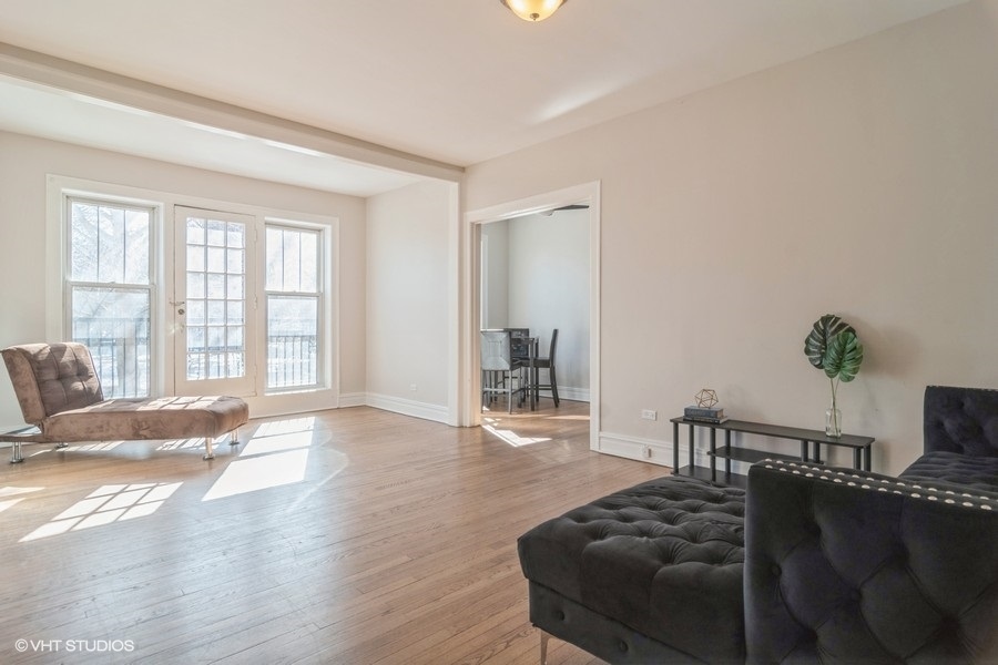 6251 N Sheridan Road 8