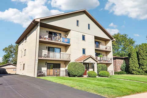 Photo of 15850 Laramie Avenue #302, Oak Forest, IL 60452 (MLS # 12765141)