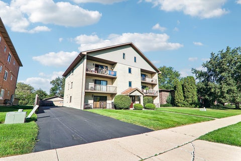 Tiny photo for 15850 Laramie Avenue #302, Oak Forest, IL 60452 (MLS # 12765141)