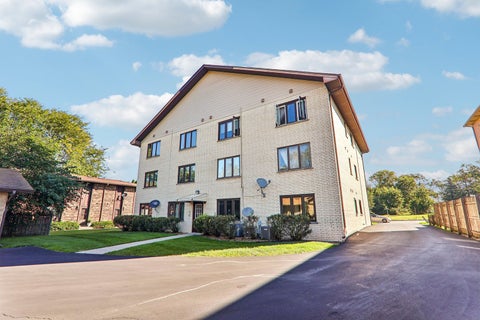 Tiny photo for 15850 Laramie Avenue #302, Oak Forest, IL 60452 (MLS # 12765141)