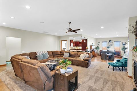 Tiny photo for 725 N Maple Street, Paxton, IL 60957 (MLS # 12471107)