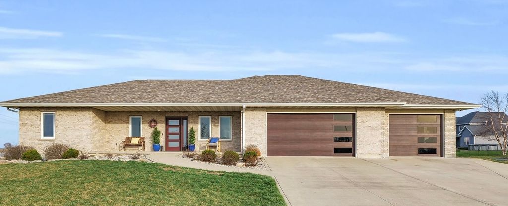Photo for 725 N Maple Street, Paxton, IL 60957 (MLS # 12471107)