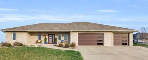 Photo of 725 N Maple Street, Paxton, IL 60957 (MLS # 12471107)