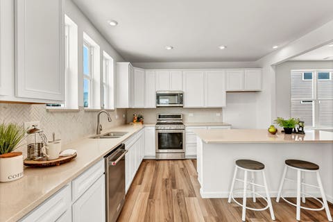 Tiny photo for 2809 Spring Circle South Cir, Lindenhurst, IL 60046 (MLS # 12706046)