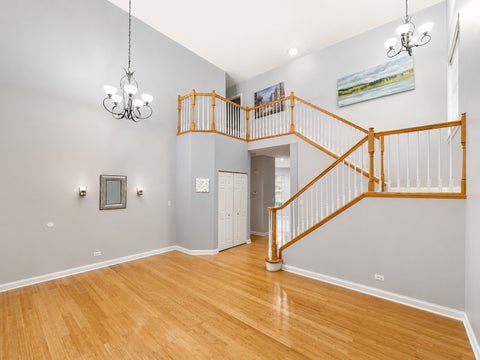 Tiny photo for 210 Balmoral Court, Glendale Heights, IL 60139 (MLS # 12673602)