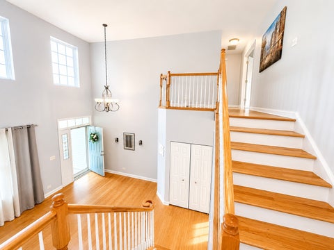 Tiny photo for 210 Balmoral Court, Glendale Heights, IL 60139 (MLS # 12673602)