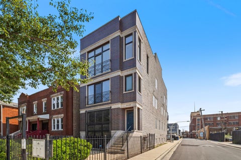 Photo of 2535 W Flournoy Street #3, Chicago, IL 60612 (MLS # 12738709)