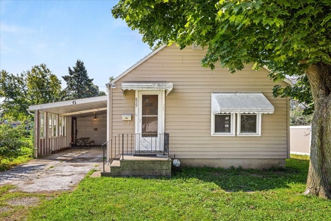 Photo of 809 Cotton Street, Streator, IL 61364 (MLS # 12742294)