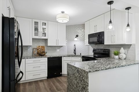 Tiny photo for 6033 N Sheridan Road #36G, Chicago, IL 60660 (MLS # 12527947)