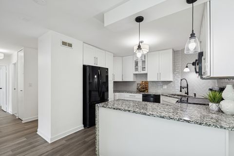 Tiny photo for 6033 N Sheridan Road #36G, Chicago, IL 60660 (MLS # 12527947)