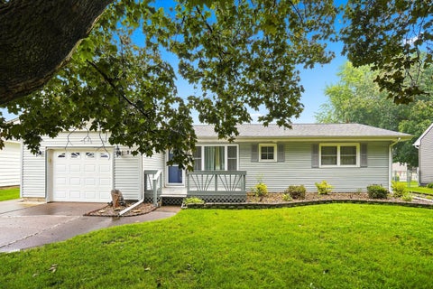Photo of 713 N 13th Street, Clinton, IA 52732 (MLS # 12730181)
