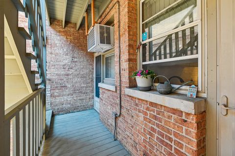 Tiny photo for 1033 Ontario Street #2CN, Oak Park, IL 60302 (MLS # 12634690)