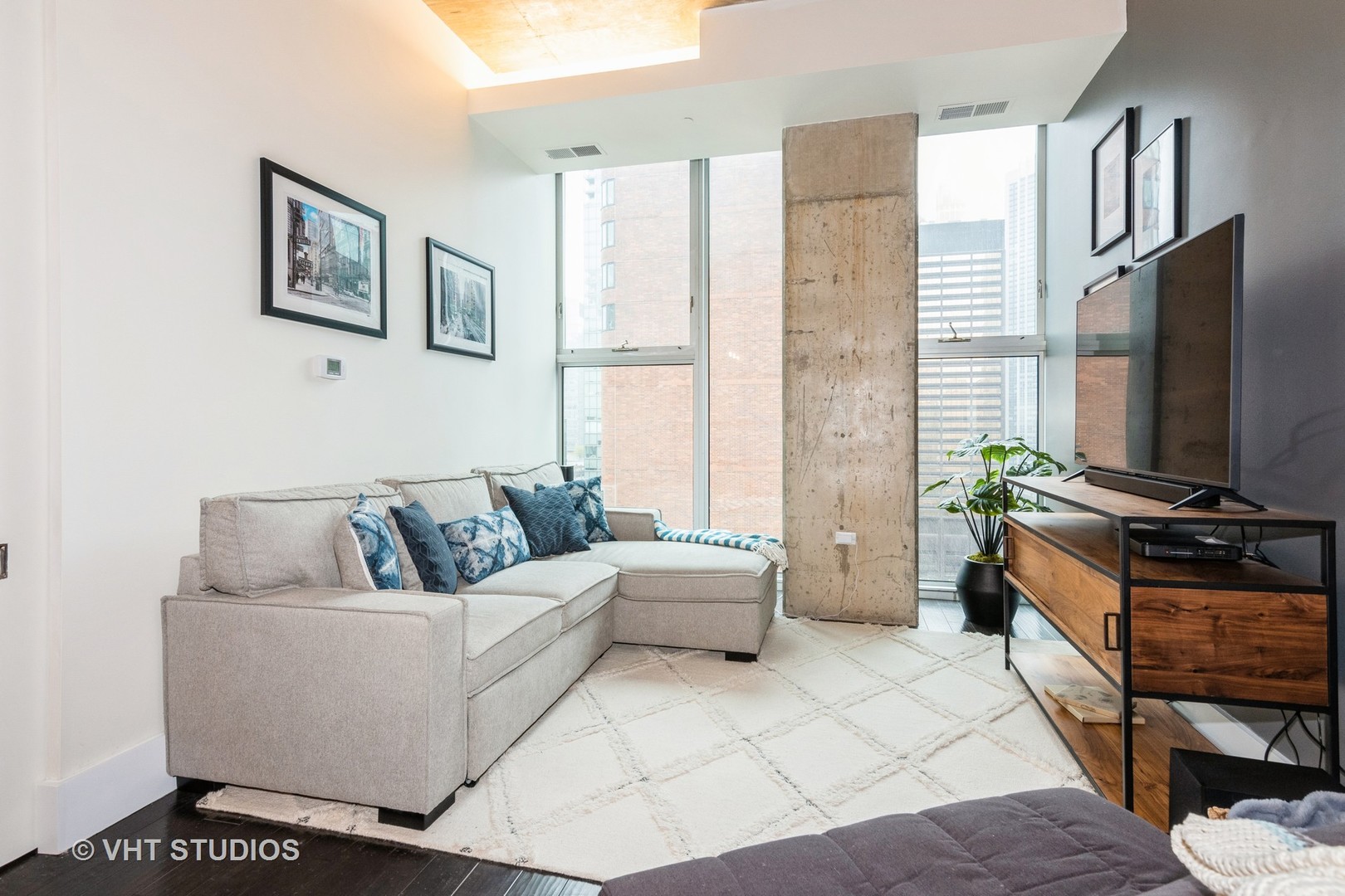 550 N St. Clair Street 1702