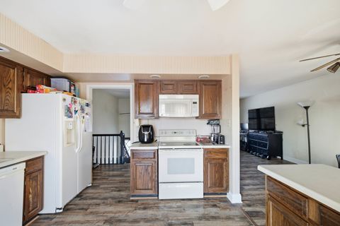 Tiny photo for 1365 Newcastle Lane, Hoffman Estates, IL 60169 (MLS # 12503493)