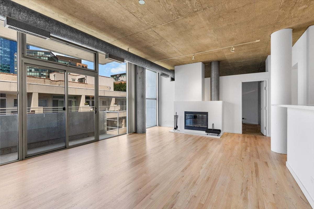 939 W Huron Street 308