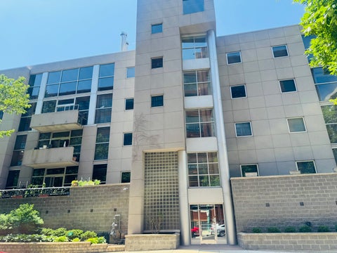 Photo of 939 W Huron Street #308, Chicago, IL 60642 (MLS # 12755418)