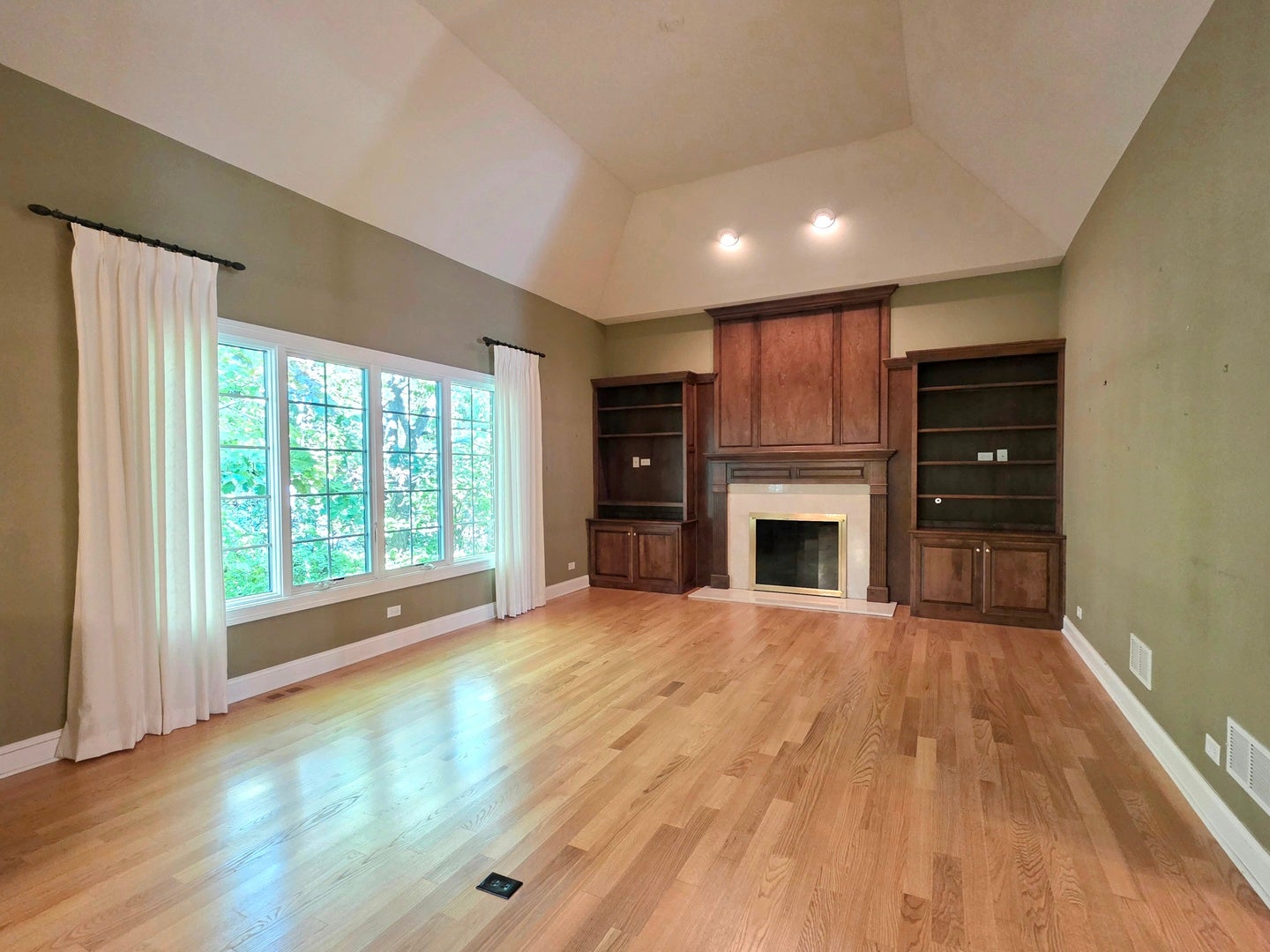 20228 Oakwood Drive