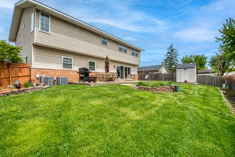 Tiny photo for 591 Sussex Court, Elk Grove Village, IL 60007 (MLS # 12684852)