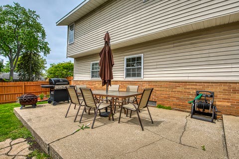 Tiny photo for 591 Sussex Court, Elk Grove Village, IL 60007 (MLS # 12684852)