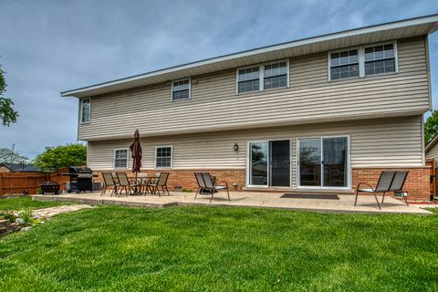 Tiny photo for 591 Sussex Court, Elk Grove Village, IL 60007 (MLS # 12684852)