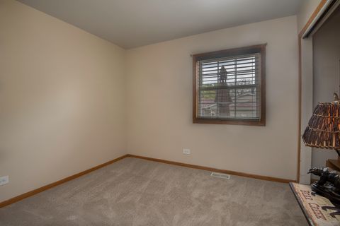 Tiny photo for 591 Sussex Court, Elk Grove Village, IL 60007 (MLS # 12684852)