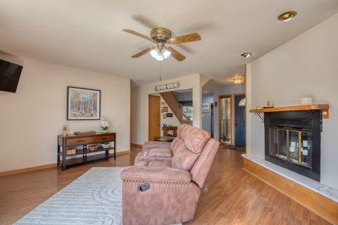 Tiny photo for 591 Sussex Court, Elk Grove Village, IL 60007 (MLS # 12684852)